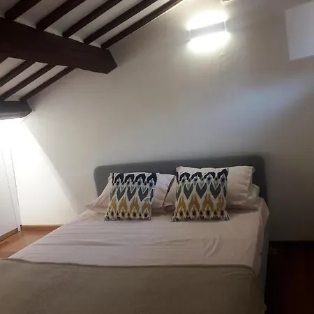 Charming 1-Bed Apartment In Ferrara Apartamento Ferrara